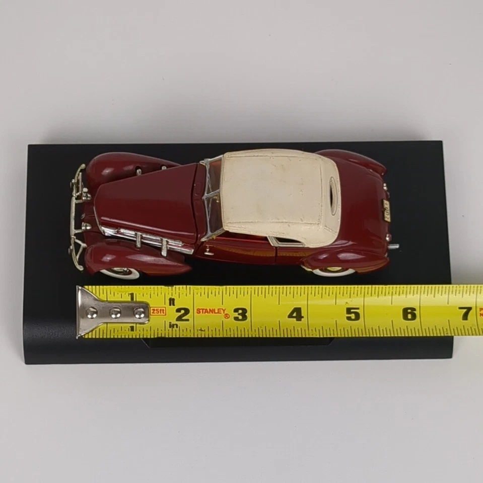 Signature Models 1937 Cord 812 Supercharged Coupe Burgundy 1:32 Scale Diecast - Image 3 of 4