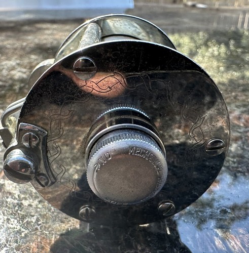 Carrete de pesca vintage Pflueger Skilkast caja de aparejos 1953 fundición de cebo - funciona - Imagen 6 de 7
