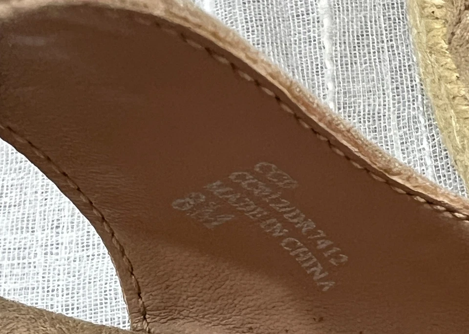 Sandalia de cuña beige corcho Charles by Charles David tacón hebilla para mujer talla 8M Foto 4 de 4