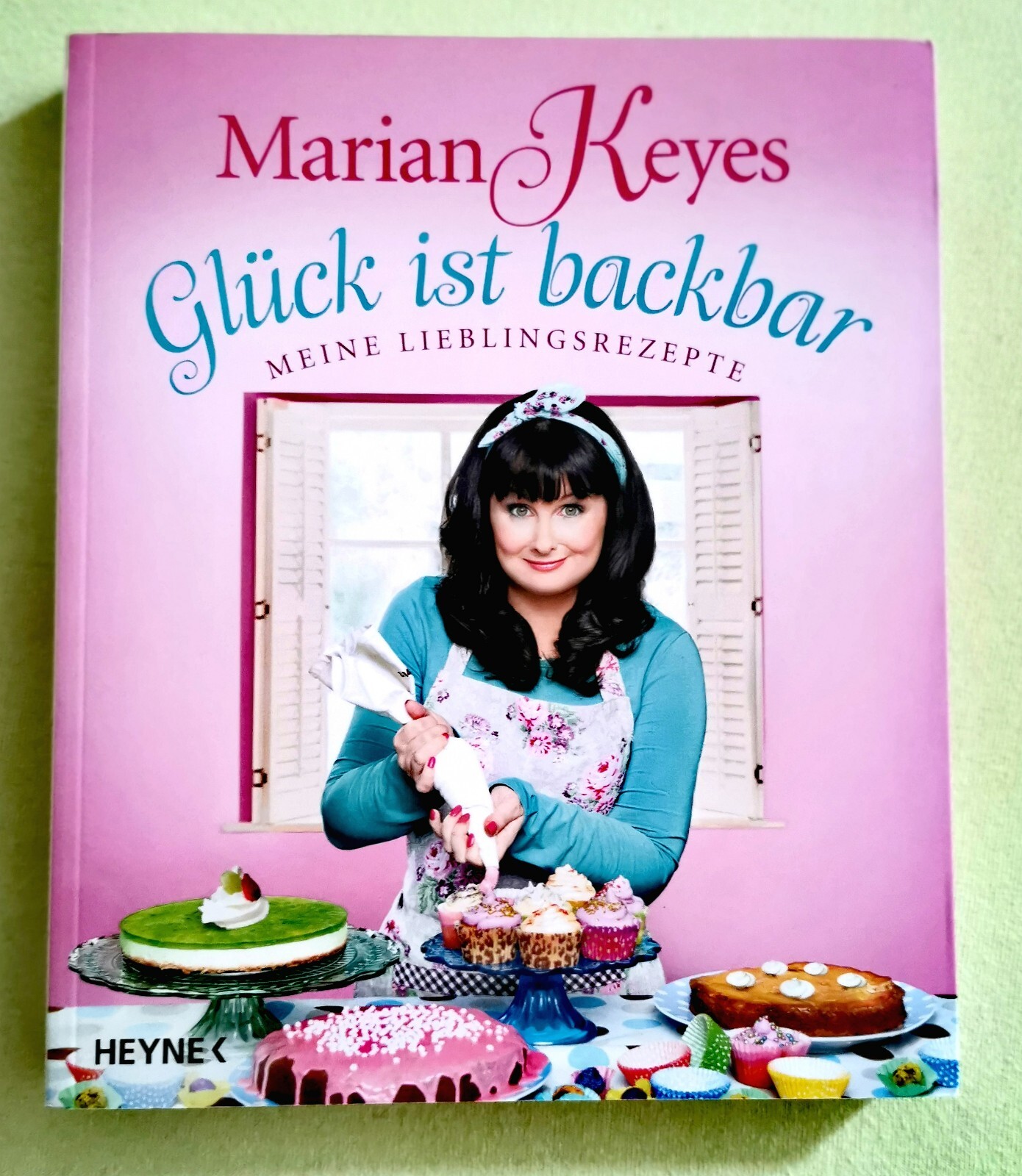 Glück ist backbar – Marian Keyes