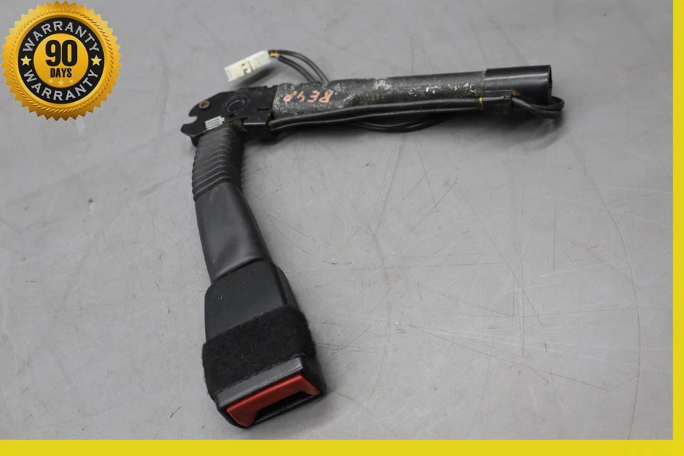 12-19 BMW 228i 328i 330i 335i 428i 430i 435i M3 - RECEPTOR CINTURÓN DE SEGURIDAD DELANTERO DERECHO Foto 2 de 4