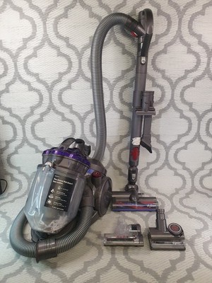 Dyson DC19 T2 Animal Multifloor Zylinderstaubsauger mit Aufsätzen *getestet
