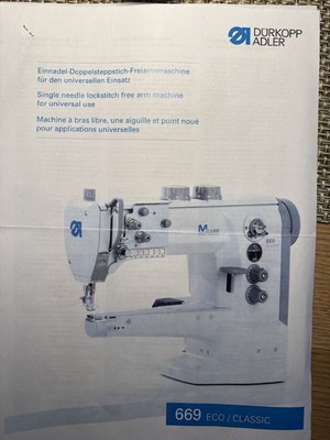 DÜRKOPP ADLER Freiarmmaschine 669CLASSIC mit Gestell MG55-3 und Anschiebetisch