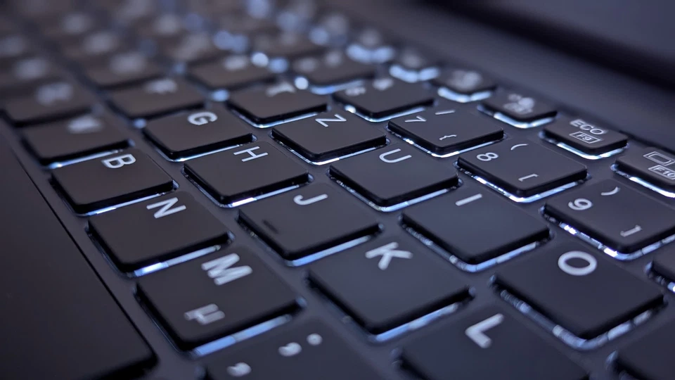 Windows 11 Laptop Fujitsu U7510 15,6" i5 10. Gen. 512GB - 2TB SSD 16-32GB RAM - Bild 2 von 4