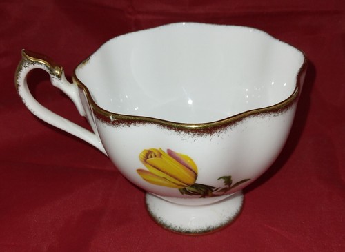 Vintage Queen Anne Bone China Yellow Roses Cup and Saucer - Picture 4 of 6