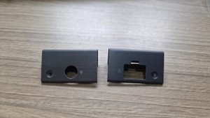 Dell Latitude 5590 Laptop Links & Rechts Scharnierabdeckungen.