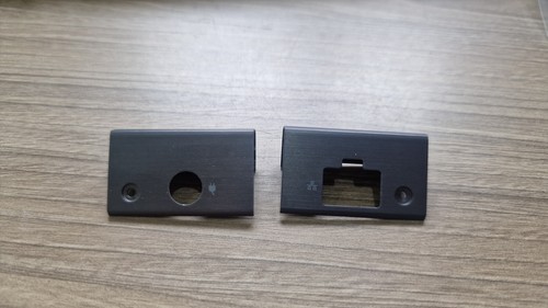 Dell Latitude 5590 Laptop Links & Rechts Scharnierabdeckungen.