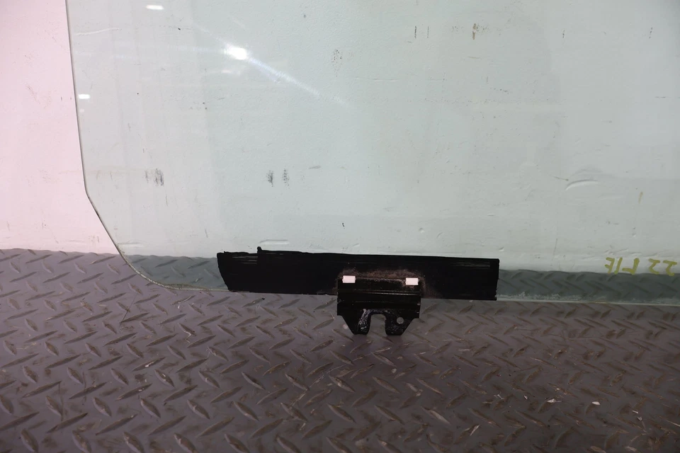 GMC Savanna 1500 96-14 furgoneta puerta delantera izquierda izquierda ventana vidrio (solo vidrio) Foto 4 de 4