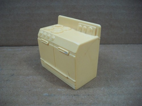 Muebles vintage para casa de muñecas Marx ~ electrodomésticos de cocina y cabaña ~ 4 piezas - Imagen 10 de 18