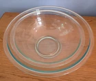 PYREX Set Of Two Clear Glass Nesting Mixing Bowls #326 (4) and #325(2.5 QT)
