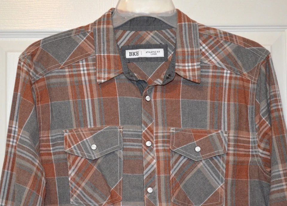 Camisa de franela BKE con hebilla ajuste atlético para hombre L marrón y gris blanco a cuadros frente a presión Foto 2 de 4