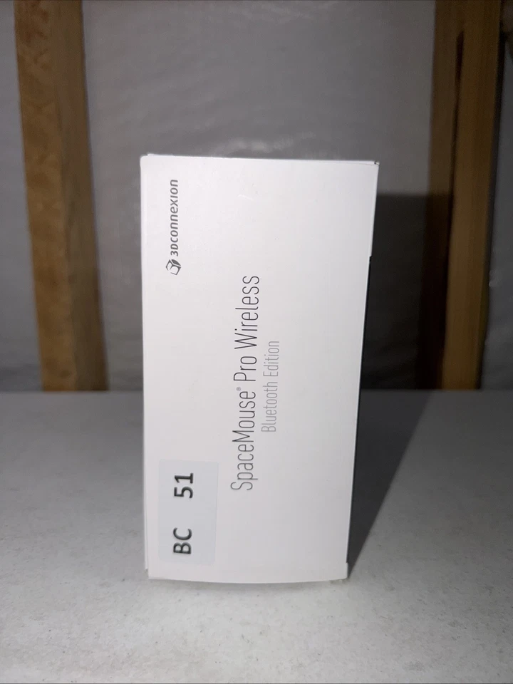 3Dconnexion SpaceMouse Pro Wireless Bluetooth Edition 3DX700119 - Image 2 of 4