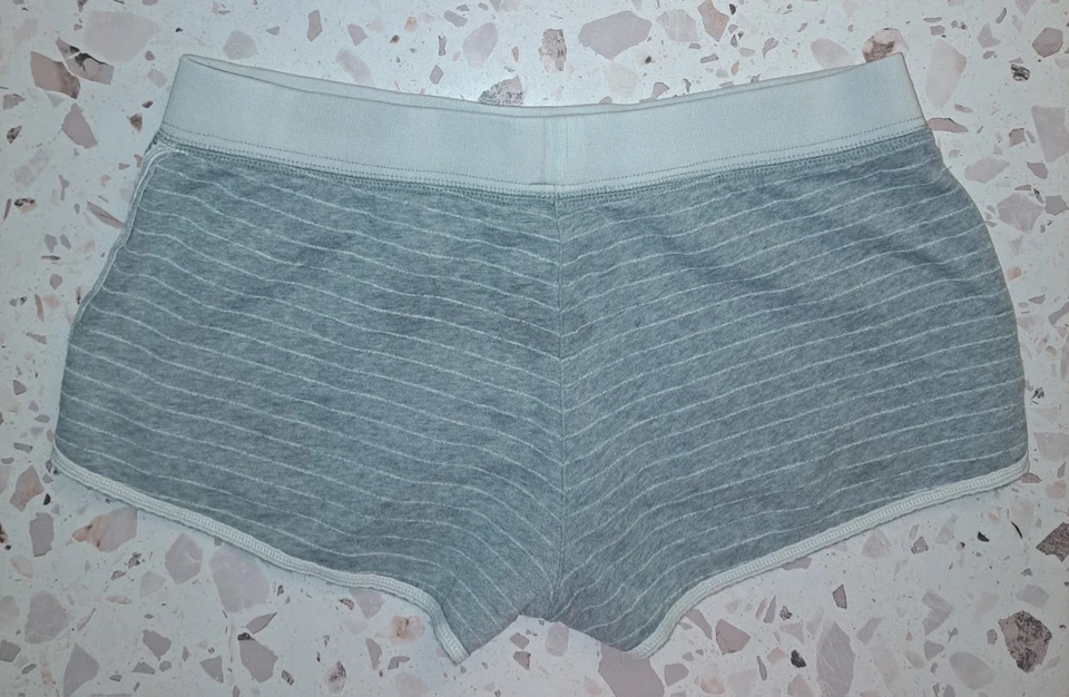 Pantalones Cortos ROSA Victoria's Secret de Colección Mis Sudaderas Favoritas Grandes Rayas Grises 86 Foto 2 de 4