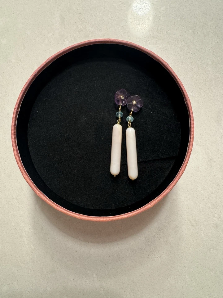 Brincos curtos Tous Vita em ouro amarelo 18k com ametista, diamante e opala rosa - Imagem 4 de 4