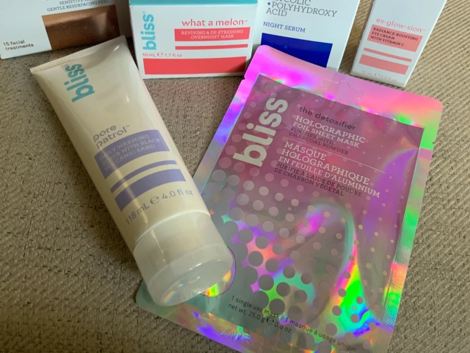 ¡GRAN OFERTA! 7 productos para el cuidado de la piel BLISS de tamaño completo.  SUPER VALOR Foto 3 de 4