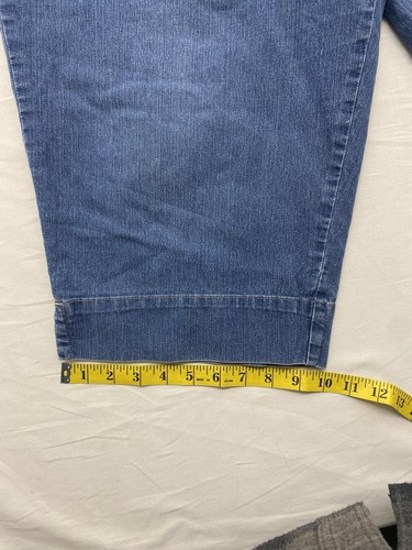 White Stag Jean Denim Shorts Size Women's 20W Pockets - Picture 9 of 13