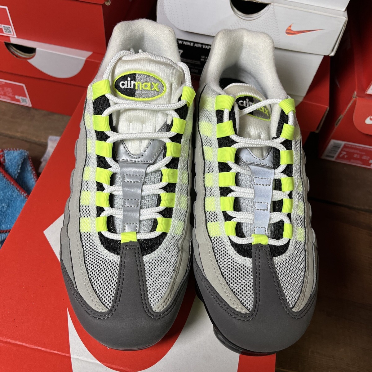 Men's Nike Air VaporMax 95 OG ‘Neon’ MENS NIKE AIR VAPORMAX 95 AIR MAX 95 