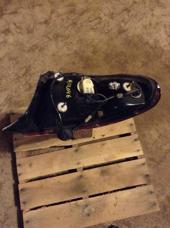 Luz trasera para conductores Buick Century 2000 Foto 2 de 2