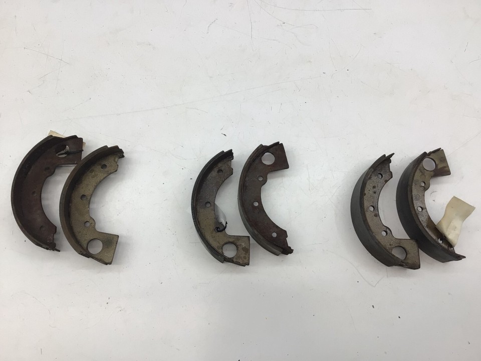 JOHN DEERE 318 332 322 330 316 420 430 BRAKE SHOE PAIR AM116982 | eBay