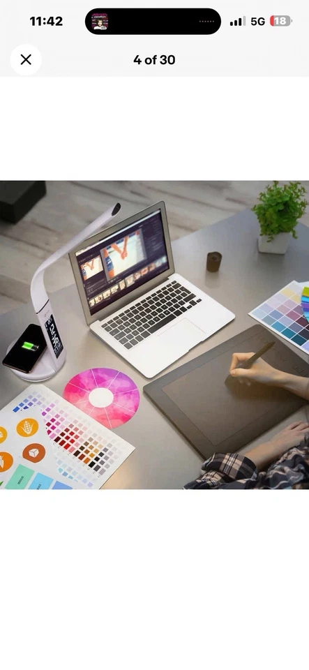 Lámpara de Escritorio LED OttLite Luz Nocturna con Reloj y Estación de Carga Inalámbrica Qi-enable Foto 2 de 2