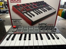 Akai Professional MPC Essentials Hybrid 3 Wobble MPK Mini Controller 67335-1
