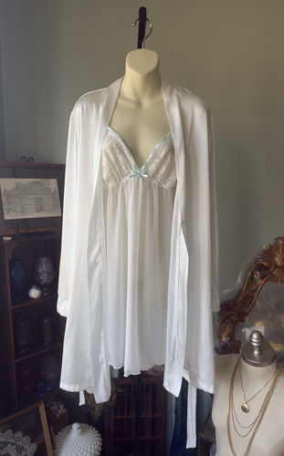 APT 9 INTIMATES 2 PIECE BRIDE NIGHTIE & BELTED ROBE SIZE LARGE