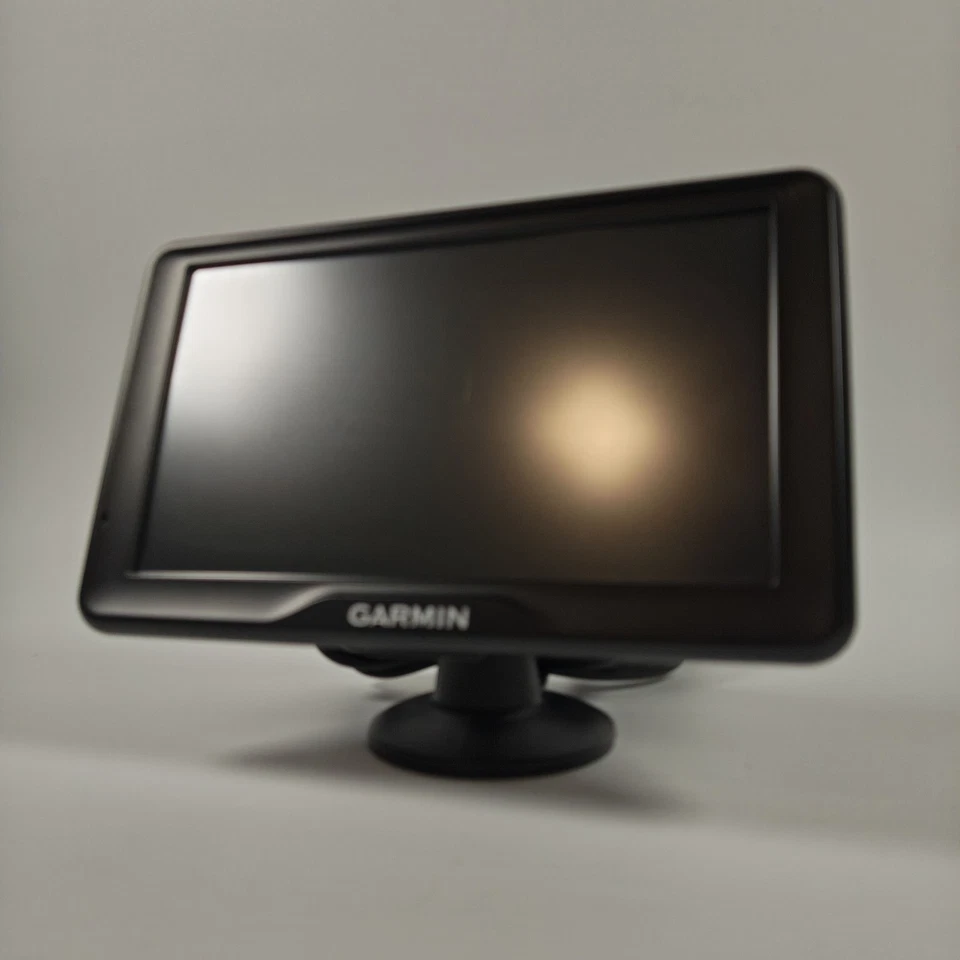 Garmin RV 760LM GPS Navigation Bundle With Dash Mount, USB Cable, Car Charger - Image 3 of 4