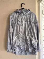 Womens Size 8 Lululemon Pack It Up Light Grey Windbreaker