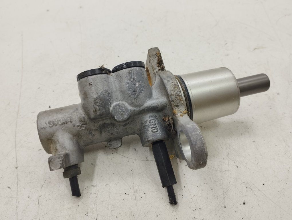 Audi A4 S4 B5 8D 2001 Master Brake Cylinder 326619233 Diesel 85kW 