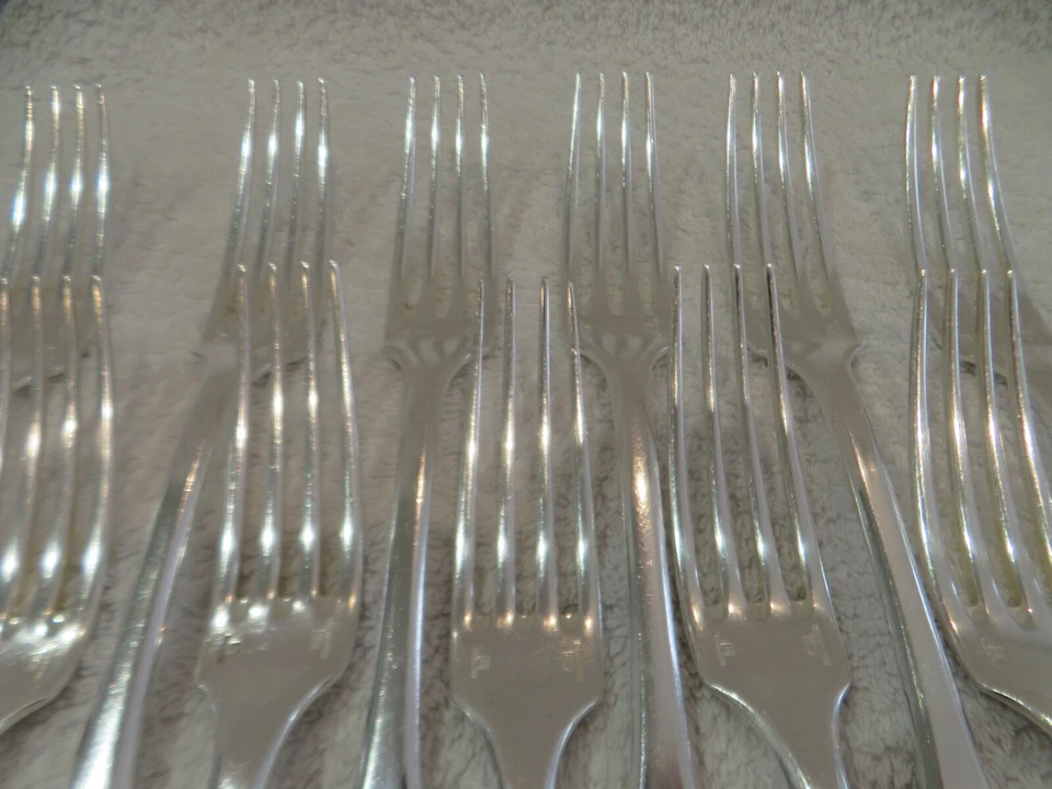 12 tenedores de cena franceses vintage chapados en plata Christofle Cluny 20,7 cm arañazos Foto 4 de 4