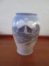Schöne Vase Royal Copenhagen Haus in  den Dünen Nr 3644 Höhe 14,5 cm