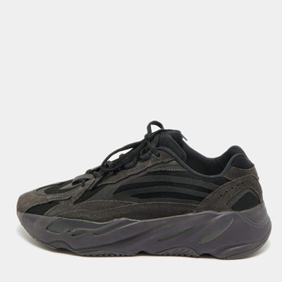 Yeezy x Adidas Boost 700 V2 Größe 44 Schwarz Strickstoff und Wildleder Vanta ...