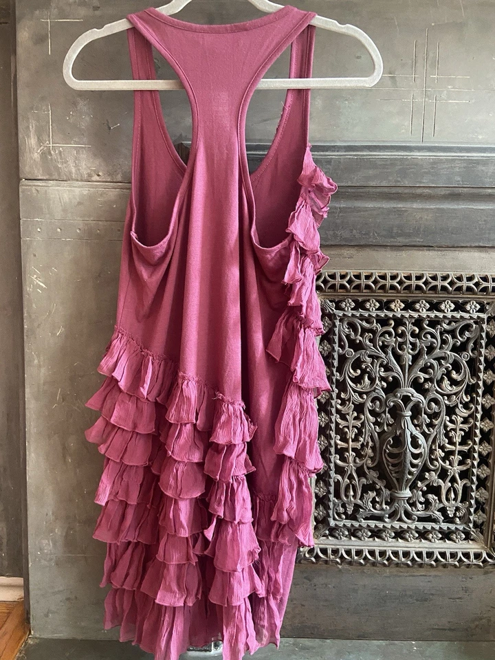 LaRok 覆盆子丝绸褶皱正面和混合棉比赛背面连衣裙小号全新带标签 — 第 2/4 张图片