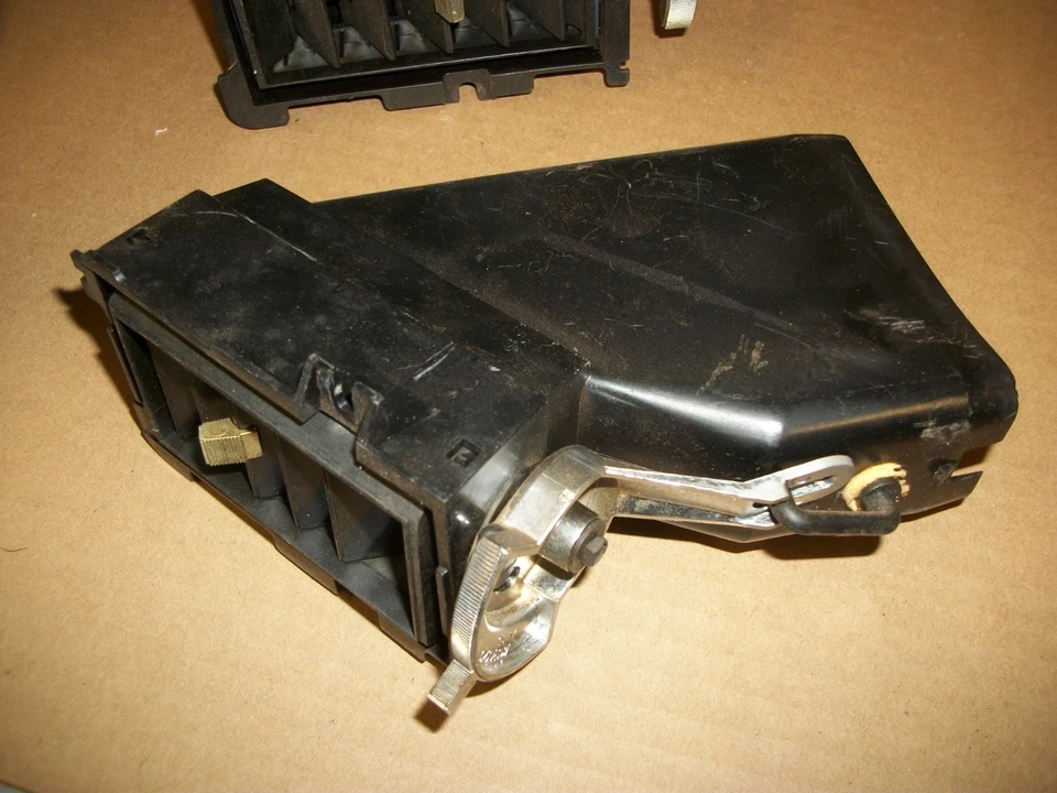 OEM 1977 BUICK 3 ea ventilación de tablero aire acondicionado calentador de aire Foto 3 de 4