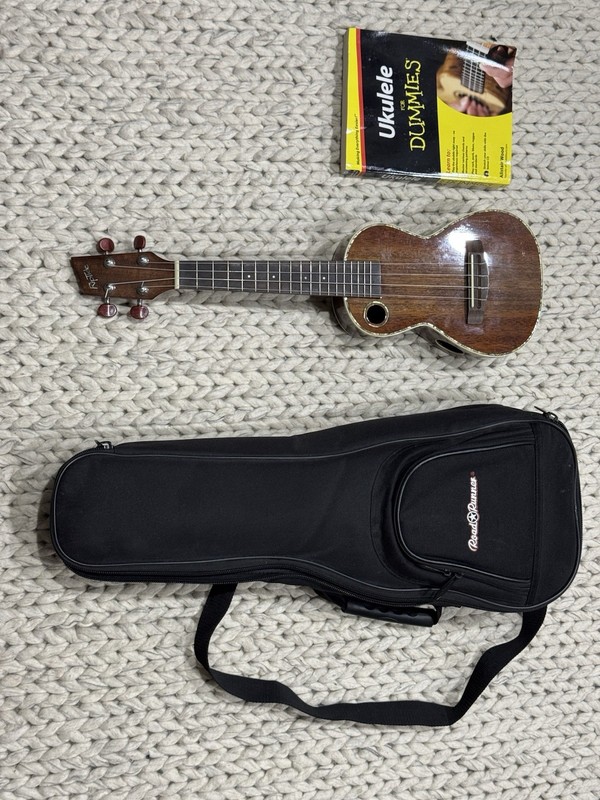 Boulder Creek Guitar Riptide UC-5NGC 4-String Ukulele w/ Bag and Book