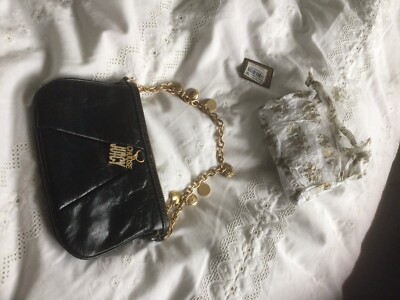 Juicy Couture チャーム付きチェーンミニバッグ クラッチバッグ