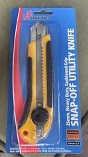 Box Of 6 - Skillcraft Snap-Off Utility Knives, 25MM, Heavy Duty, Cushioned Grip