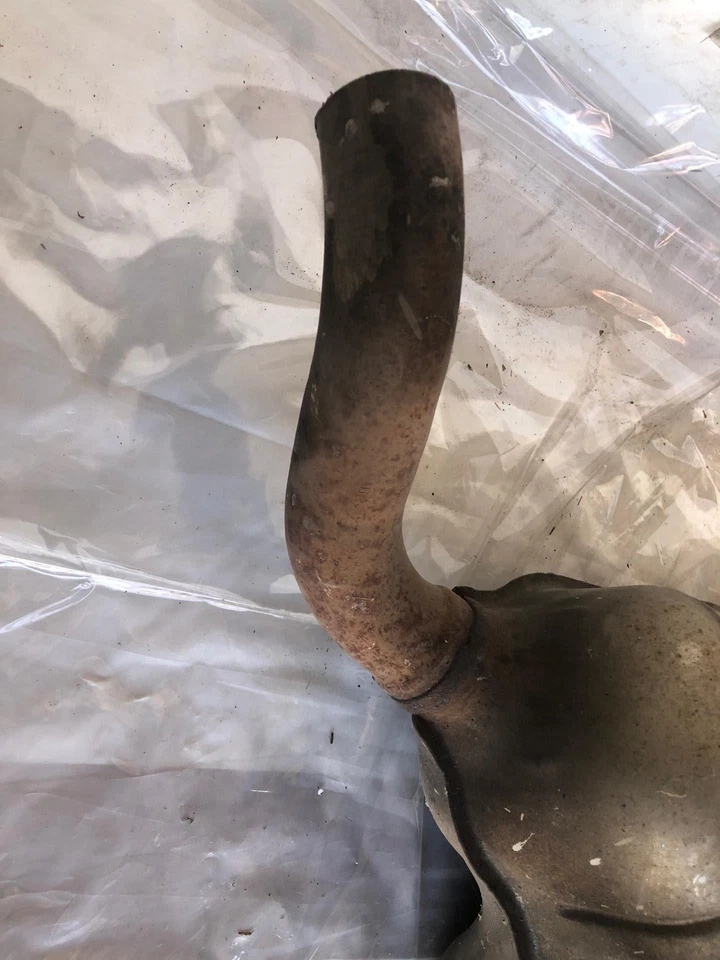 2006 AUDI A6 AVANT QUATTRO 3.1 L Rear Exhaust Muffler Right Passenger Side OEM - Image 4 of 4