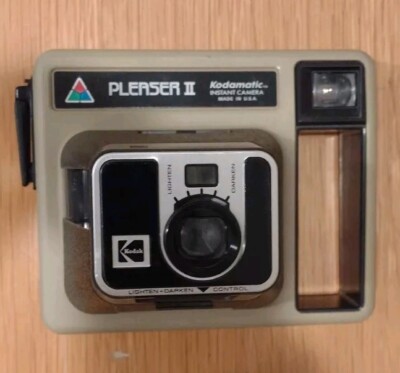 Vintage Kodak Kodamatic Pleaser II Instant Film Camera Collectible  Historical