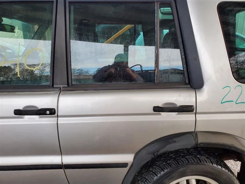 Vidrio de ventilación de puerta trasera izquierda OEM 2000 2001 2002 2003 2004 Land Rover Discovery Foto 2 de 4