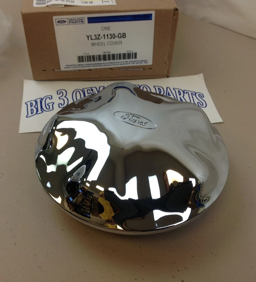 Tapa central de rueda de acero cromada Ford F-150 Expedition 17" OEM YL3Z-1130-GB Foto 2 de 3