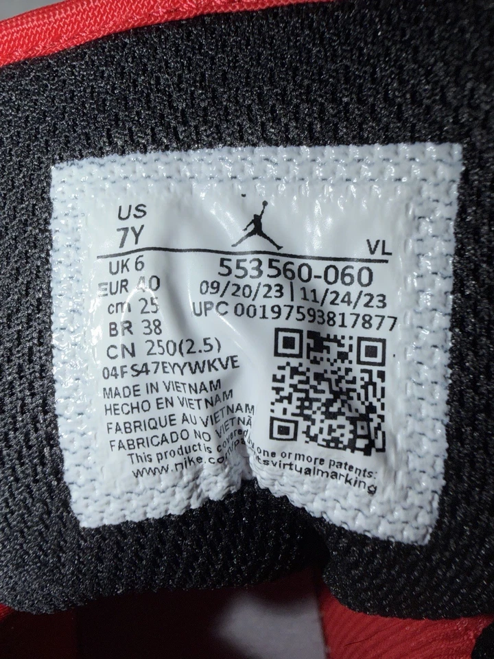 Nike Air Jordan 1 Bajo Negro Rojo Gris Juvenil 7Y 553560-060 - Totalmente Nuevas Foto 4 de 4