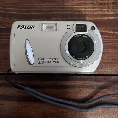 Sony DSC-P32 Cybershot Digital Camera 3.2MP Silver With 1 GB Card