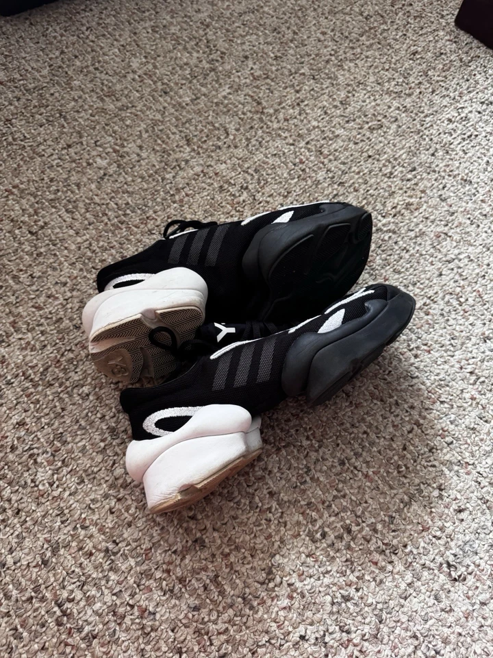 Zapatillas Y3 Talla 10 Foto 2 de 4