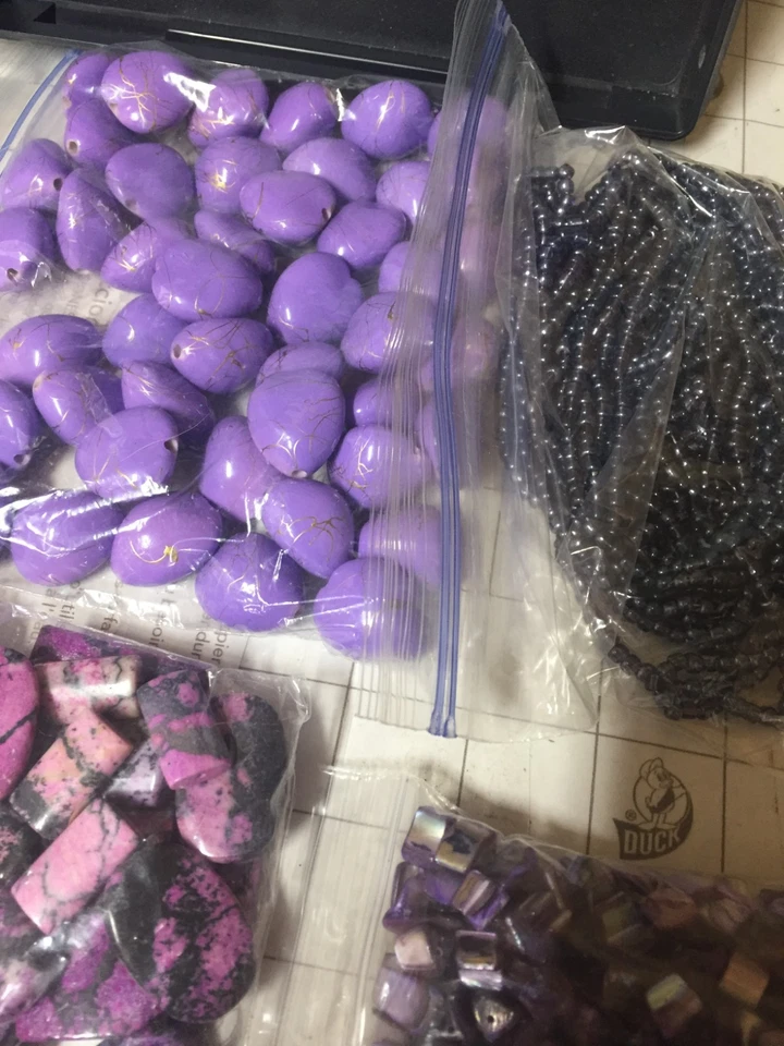 3lb 2oz Lot Purple Glass Chip Stone Polished Rock Metal Seed Circle Beads - Image 4 of 4