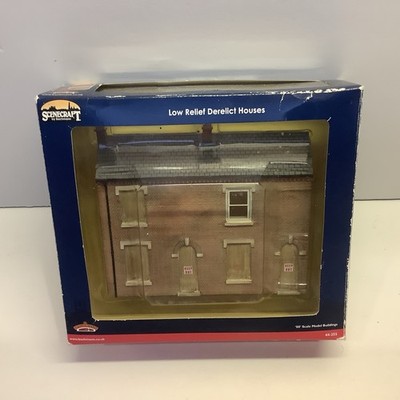 BACHMANN SCENECRAFT 44-255 SPUR OO TIEFRELIEF VERFALLENE HÄUSER - VERPACKT