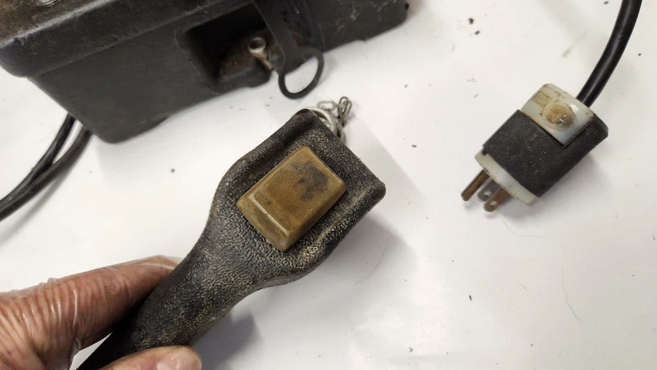 Unidad de potencia de bomba hidráulica Enerpac PUJ1200B 115V con colgante remoto 10k-PSI Foto 4 de 4