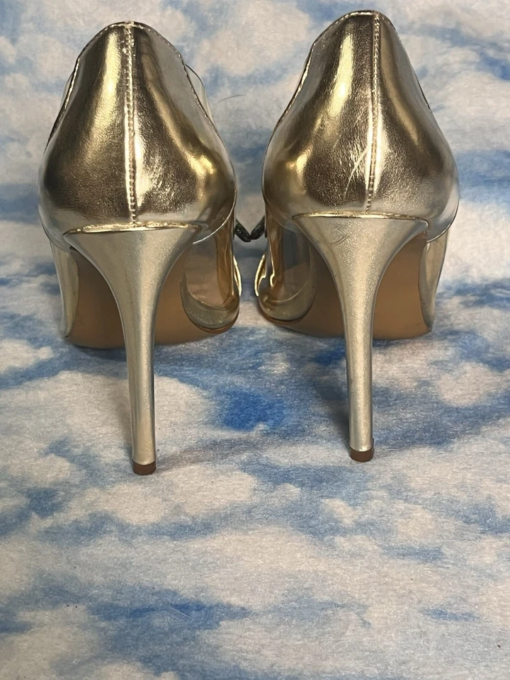 Betsey Johnson Gold & Acrylic Gem Floral Embellished Heels size 7.5 - Image 4 of 4