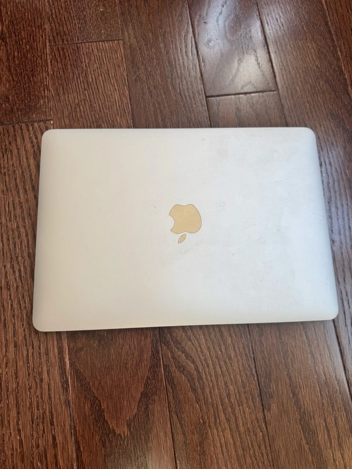 Apple MacBook 12" (512GB SSD, Intel Core M5, 1.20 GHz, 8GB) Laptop - Silver -... - Image 2 of 3