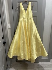 Sherri Hill Yellow Satin V-Neck Sleeveless Ballgown Prom Dress Size 16